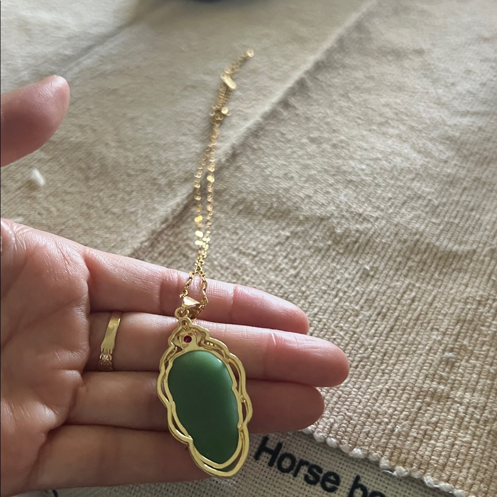 *071* Green and Gold Yellow Plated Leaf Pendant Necklace Adjustable”18 x16” in - Picture 6 of 7